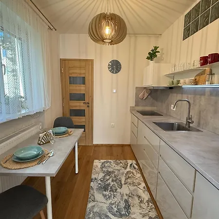 Apartment Zeus Apartman *