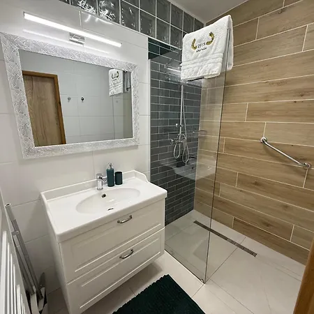 Zeus Apartman Apartment